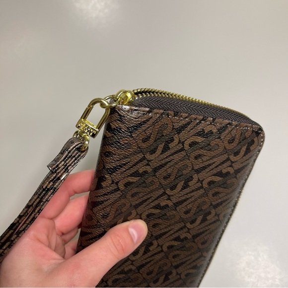 Steve Madden Wallet Large Zip Around Brown Leather Gold Wristlet Wrist Strap - Picture 7 of 11